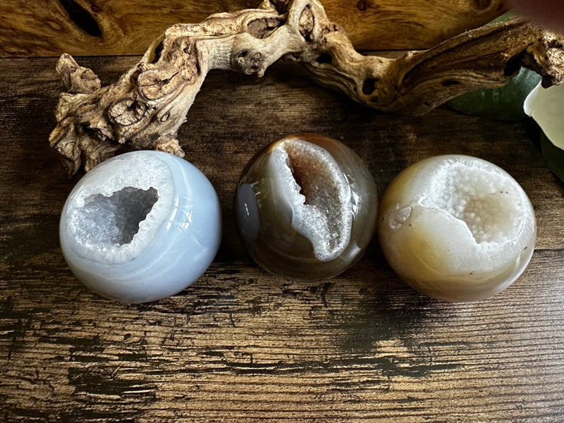 Agate Geode Drusy Spheres for strength, courage, protection, healing FB2110