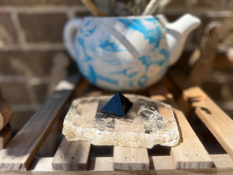 Black Obsidian Glossy Pyramid for protection and stability FB2772