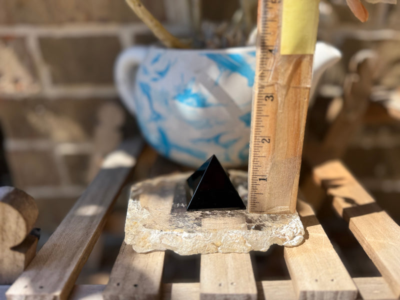 Black Obsidian Glossy Pyramid for protection and stability FB2772