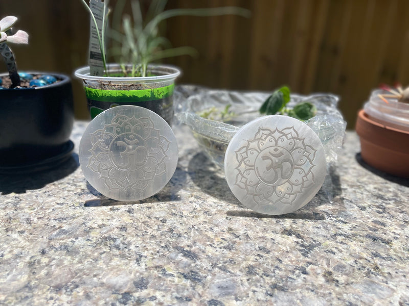 Selenite Etched Round Charging Plates / Bases for crystal grids and display FB1488