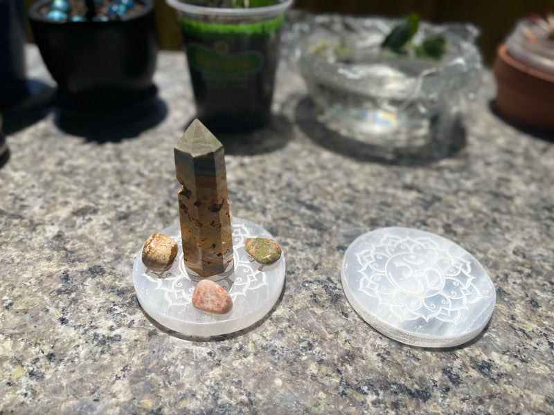Selenite Etched Round Charging Plates / Bases for crystal grids and display FB1488