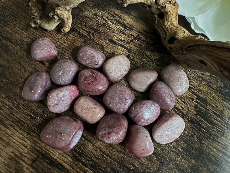 Tumbled Thulite for lightness and contentment FB1801