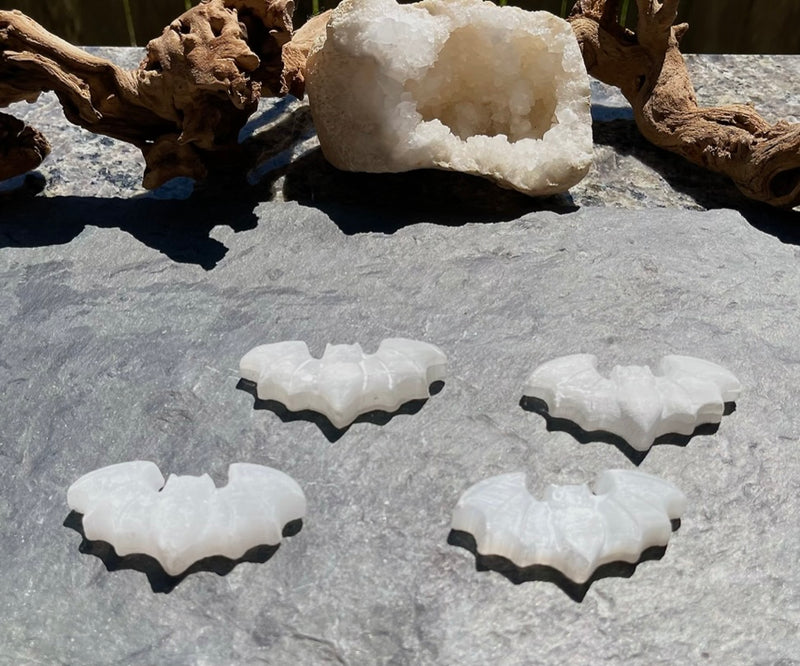 Selenite Bat Carving, Spirit / Totem Animal 🦇 FB2398