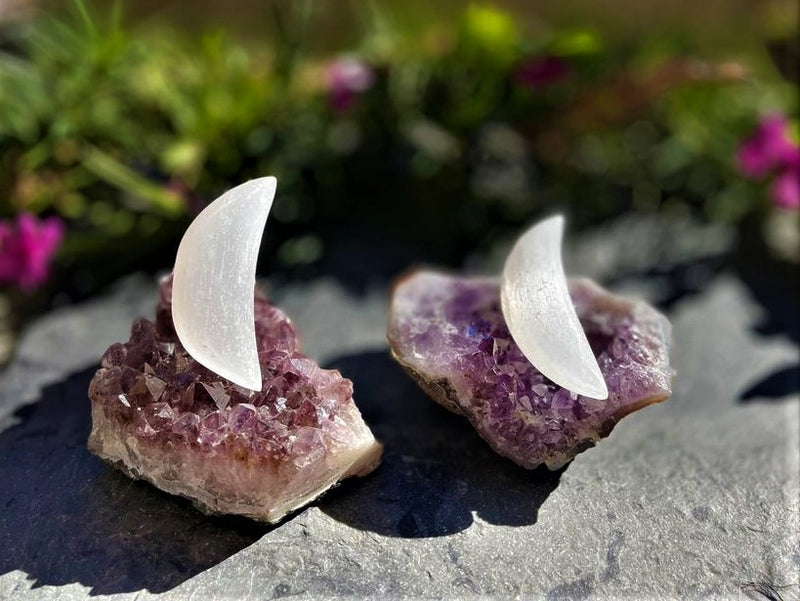 Selenite Crescent Moon, clearing and cleansing energy FB2983