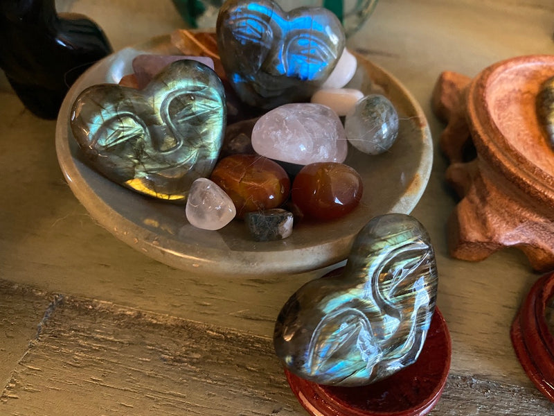 Labradorite Heart with Smiling Face, flash FB2965