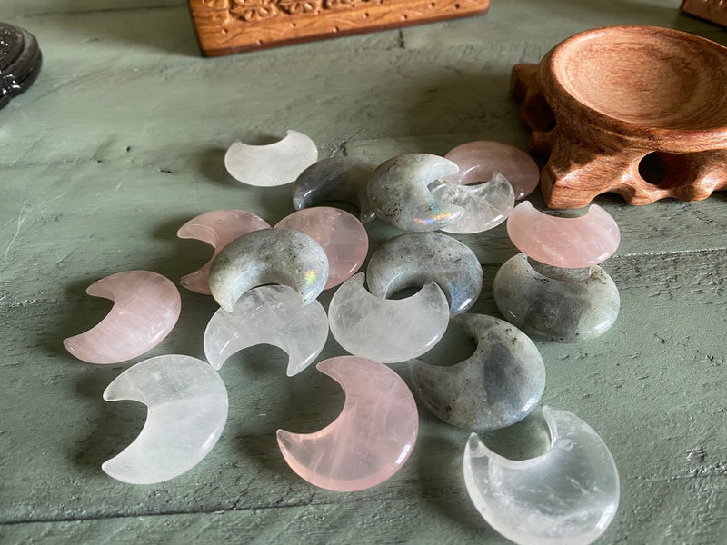 Crescent Moon Carvings, Small FB1529