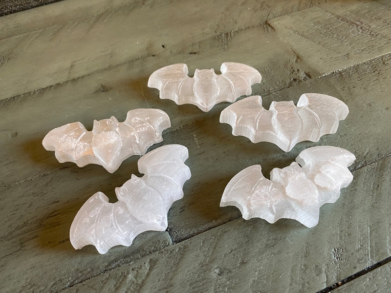 Selenite Bat Carving, Spirit / Totem Animal 🦇 FB2398