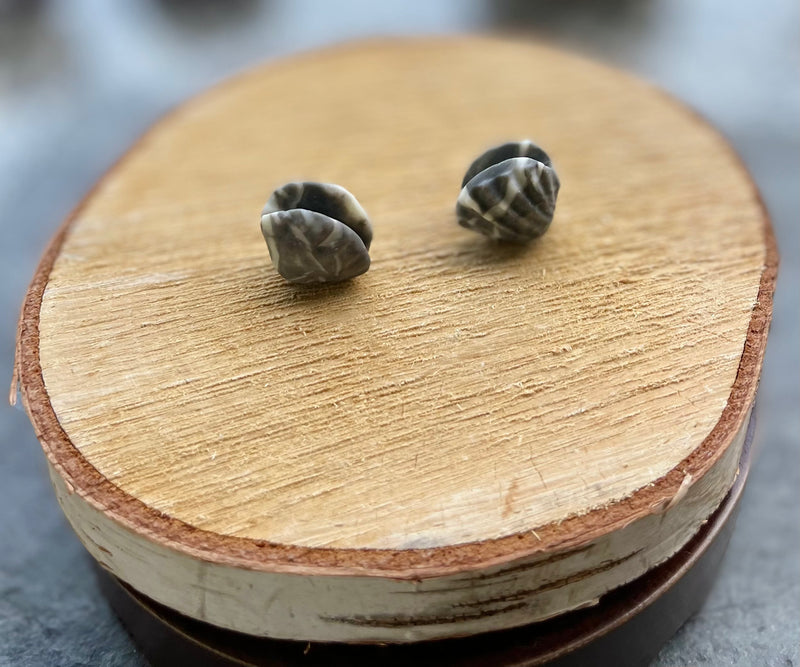 Shell carvings, finely detailed in assorted stones FB2133