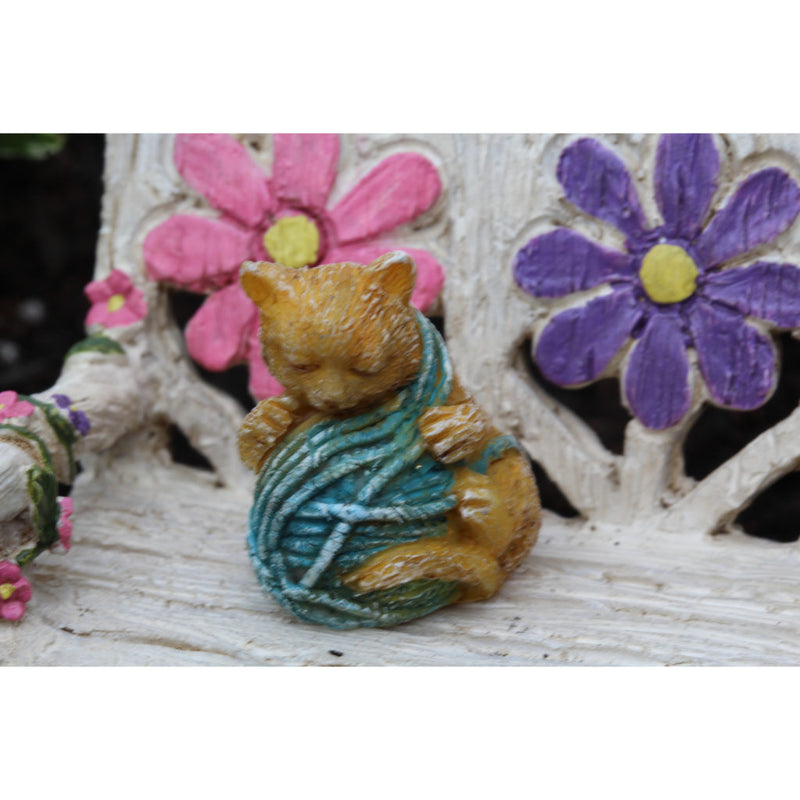 Fairy Garden / Miniature Accessories - Mini Cat, All Tangled Up; FB1754