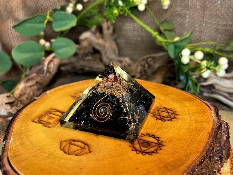 Copper & Gemstone Orgon / Orgonite Spiral Pyramid; FB2505