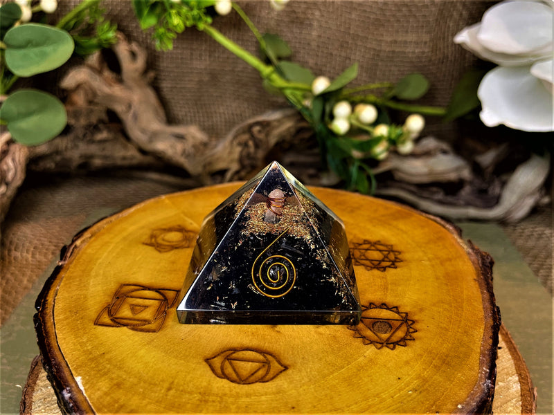 Copper & Gemstone Orgon / Orgonite Spiral Pyramid; FB2505