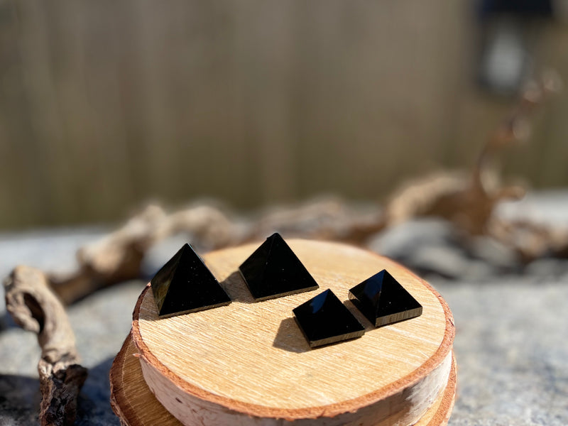 Black Obsidian Glossy Pyramid for protection and stability FB2772