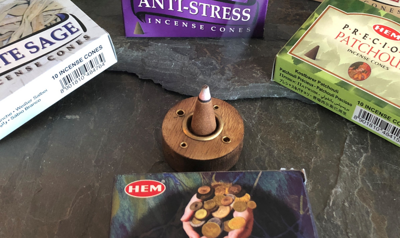 Cone incense holder SPECIAL, small wood round