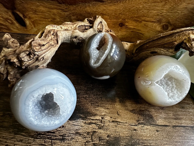 Agate Geode Drusy Spheres for strength, courage, protection, healing FB2110