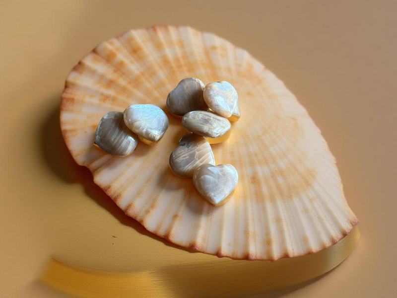 Peach Moonstone Large Pocket Hearts FB3198 💛