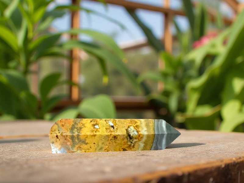 Bumblebee Jasper Standing Point (Tower) - Joyful and Energizing FB3157 💛