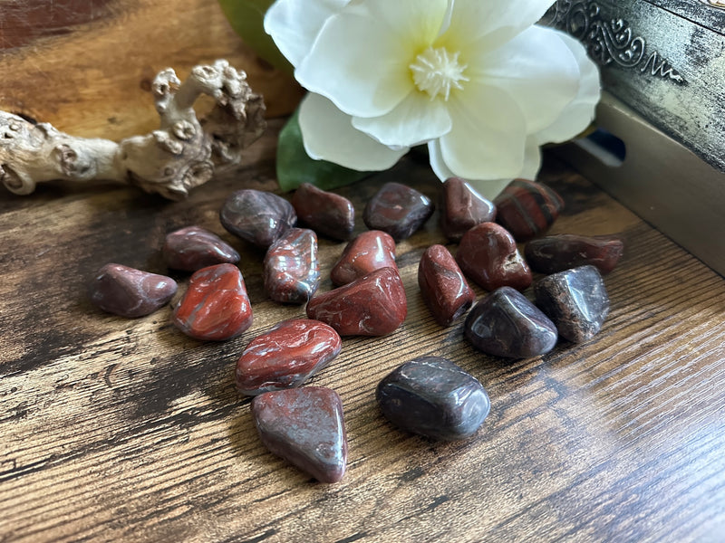 Tumbled Mugglestone for willpower, vitality, motivation and confidence