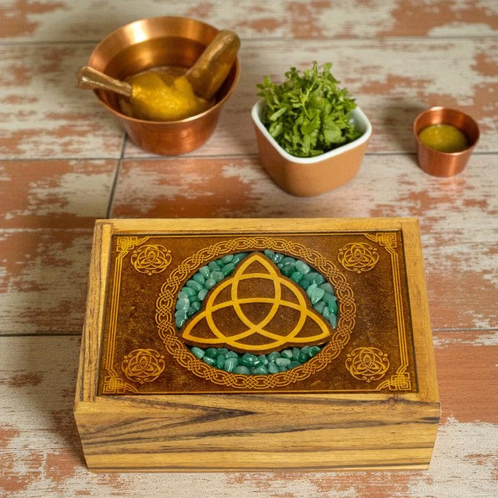 Etched Wood Triquetra Box with Green Aventurine Inlay FB1984 💚