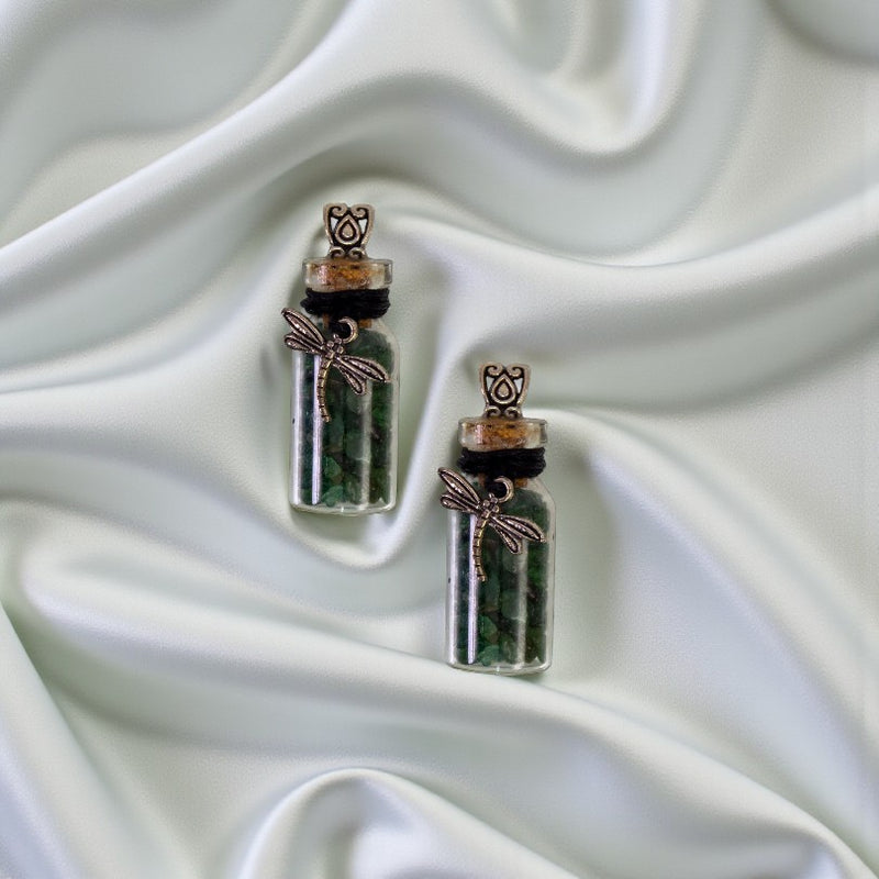 Gemstone Chip Pendant with Green Aventurine and Dragonfly Charm FB3093 🍃