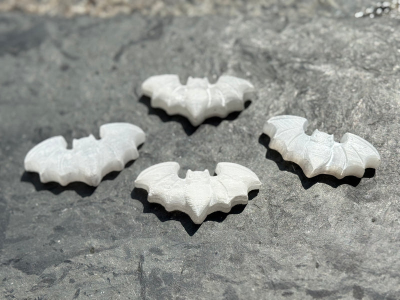 Selenite Bat Carving, Spirit / Totem Animal 🦇 FB2398