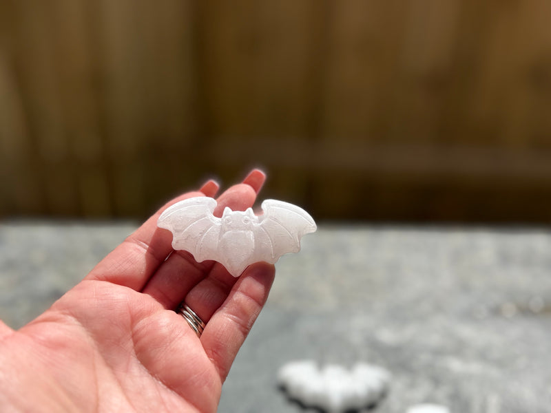 Selenite Bat Carving, Spirit / Totem Animal 🦇 FB2398