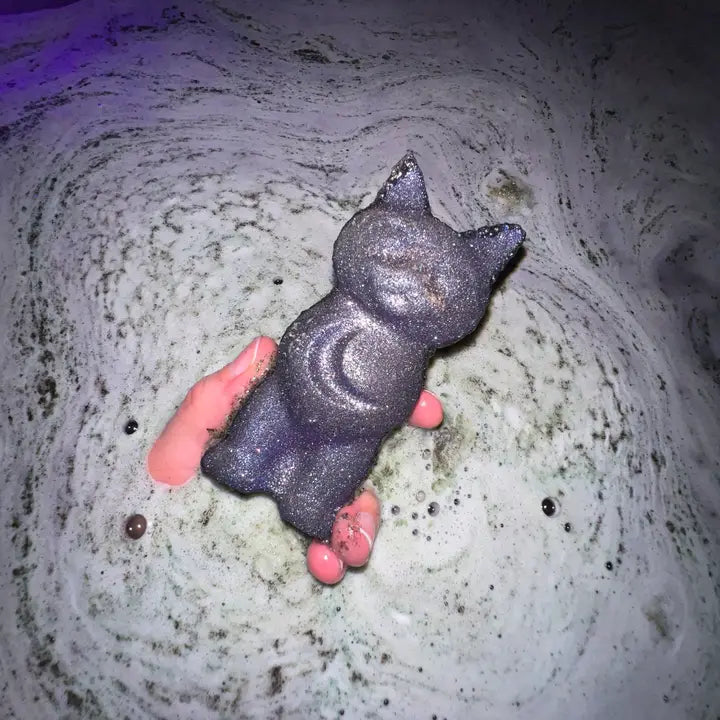 Lunar Kitty with Rainbow Obsidian Bath Bomb FB1311 🪭