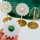 Selenite and Gemstone Daisy on Stand FB1116 💗🌼💗