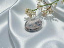 Yooperlite Oval Worry Stone, UV glow FB2310 🦋
