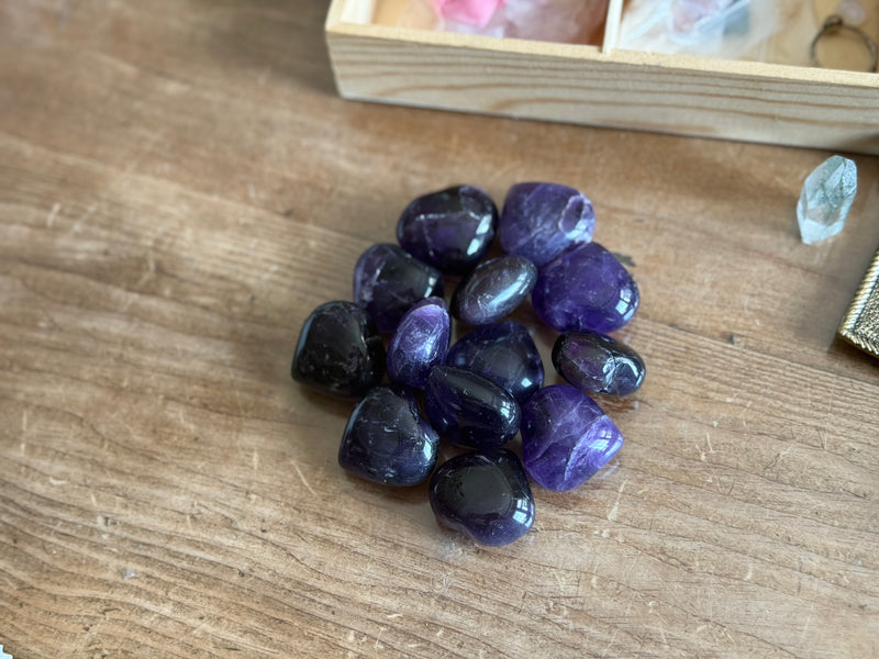 Amethyst Puffy Small Hearts, Deep Purple FB2271 💜