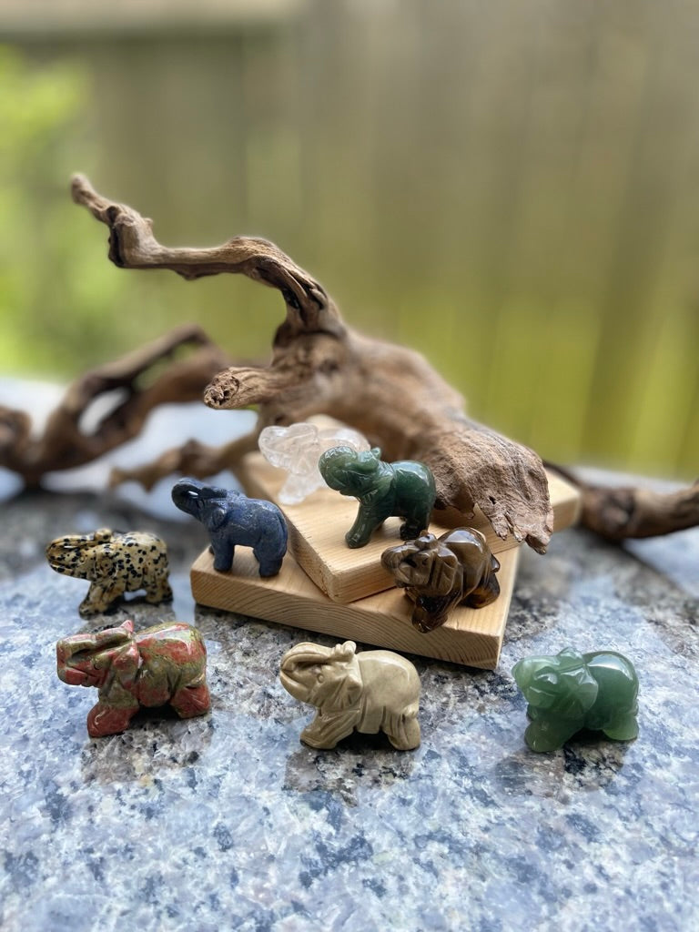 Elephant Totem/Spirit Animal Carving, Assorted Gemstones FB1064 🐘🐘